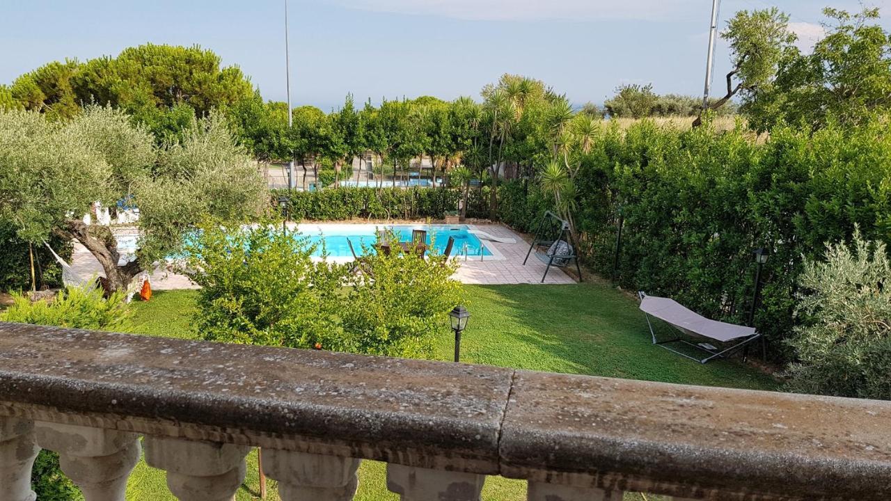 Sinilu B&B Silvi Paese Exteriér fotografie
