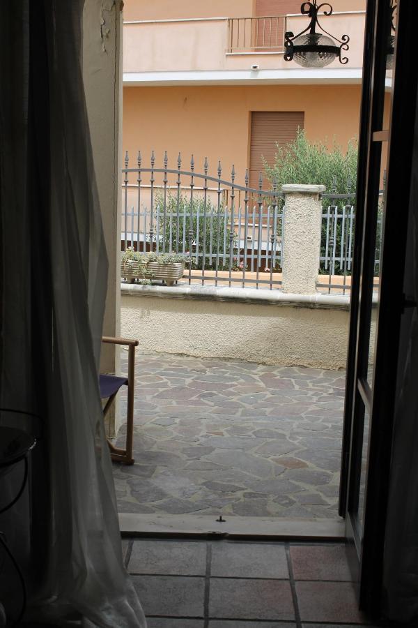 Sinilu B&B Silvi Paese Exteriér fotografie